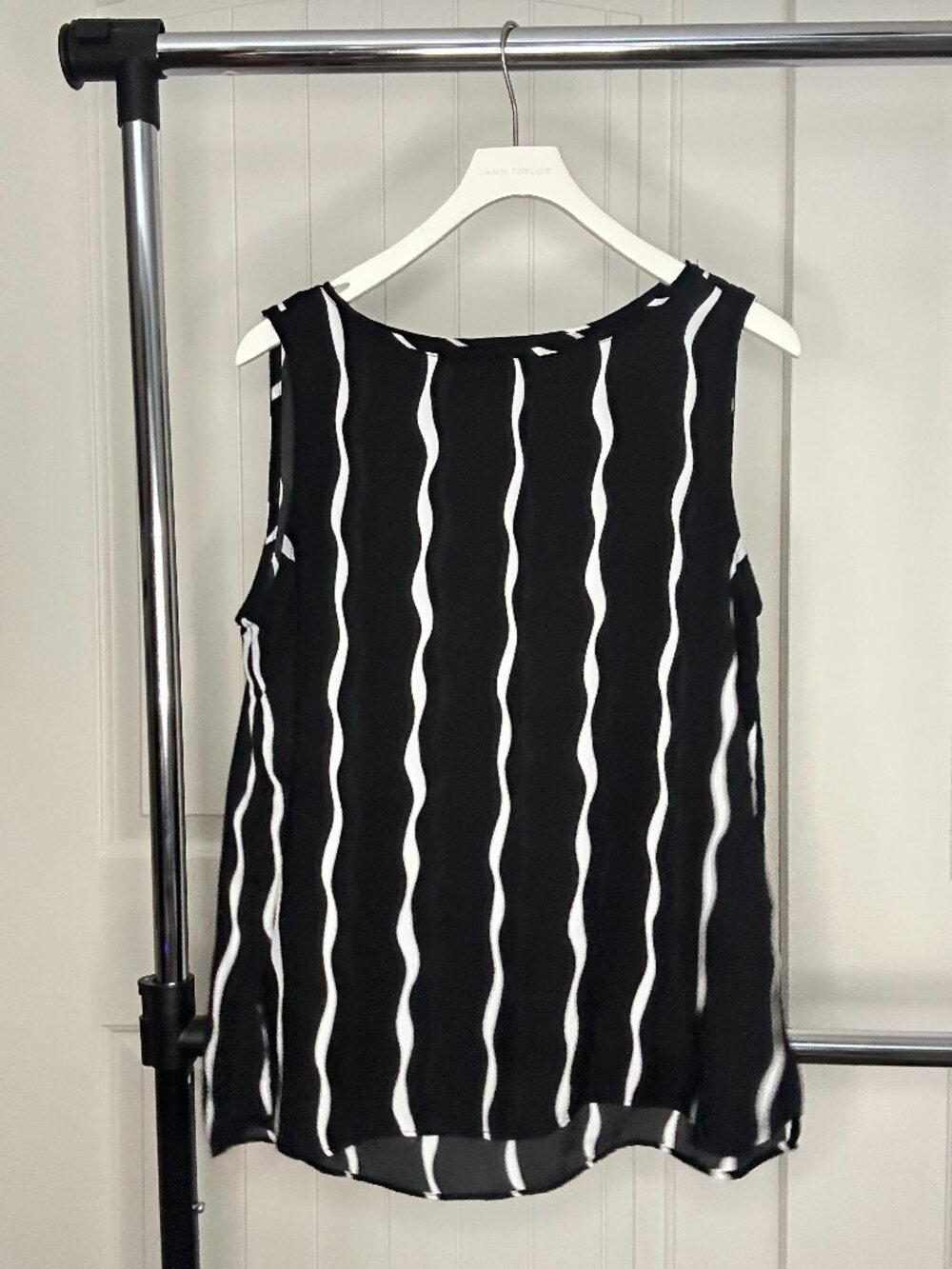 Premise Black & White Wavy Stripe Sleeveless Top | size medium